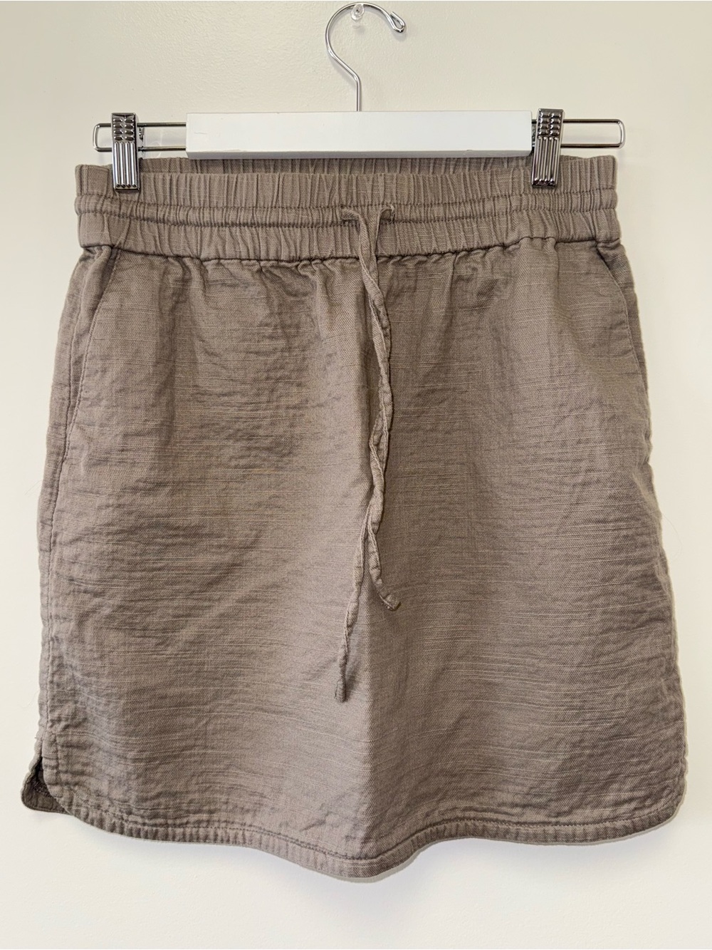 LOFT (Small) Tan Stretchy Drawstring Waistband Skirt with Pockets